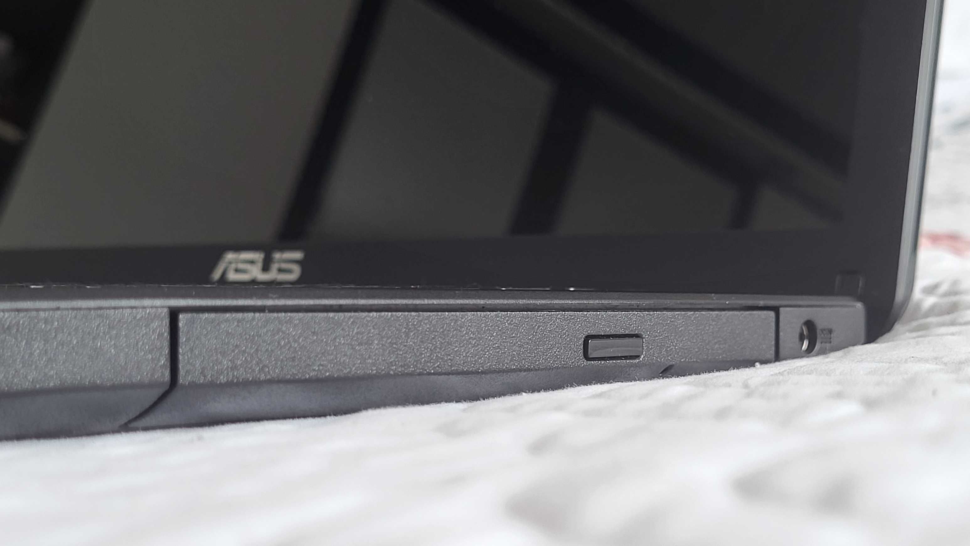 Лаптоп Asus X751M 1TB HDD