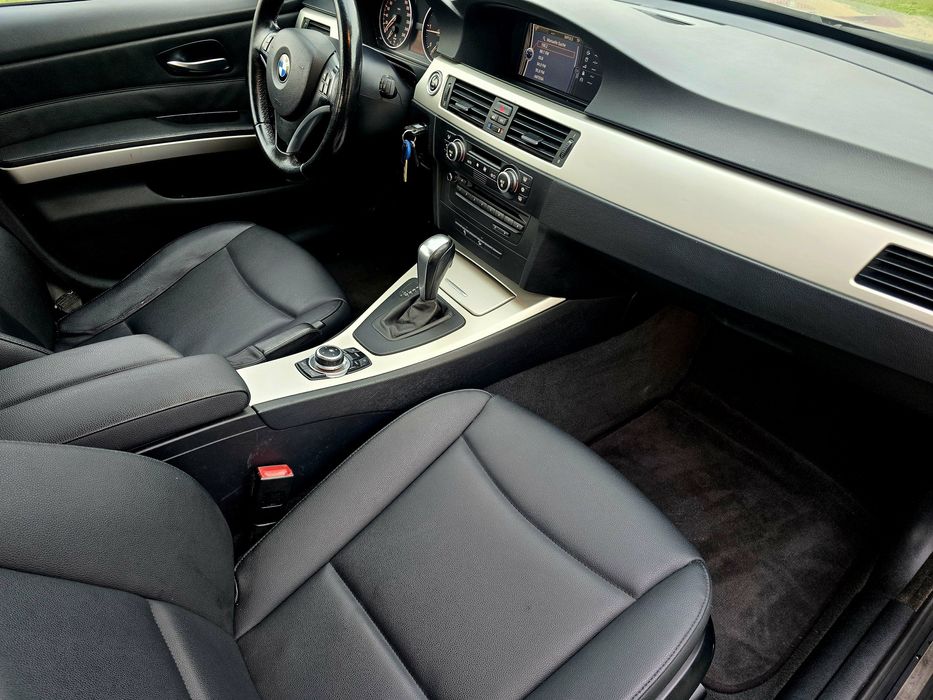 Bmw 320d  Xdrive 4x4 184 cp import recent Bi-xenon Navi led