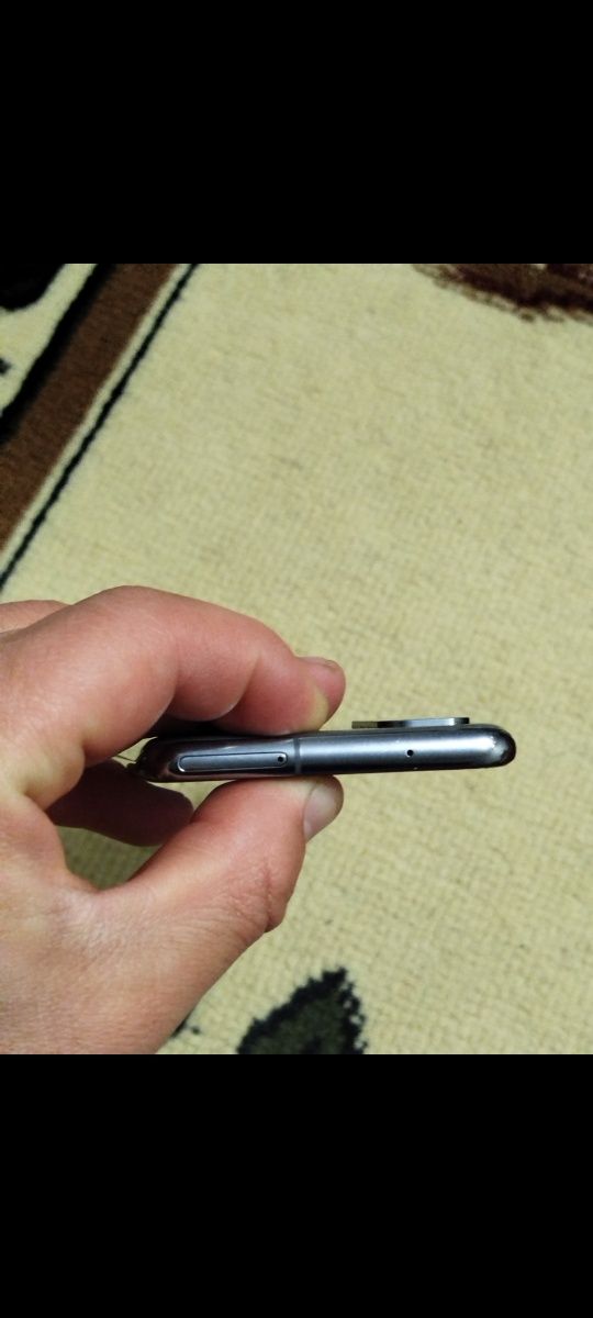 Samsung Galaxy S20 5G holati yaxshi 12/128GB