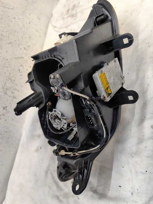 Оригинален фар БМВ Е85  BMW Z4 E85 Xenon