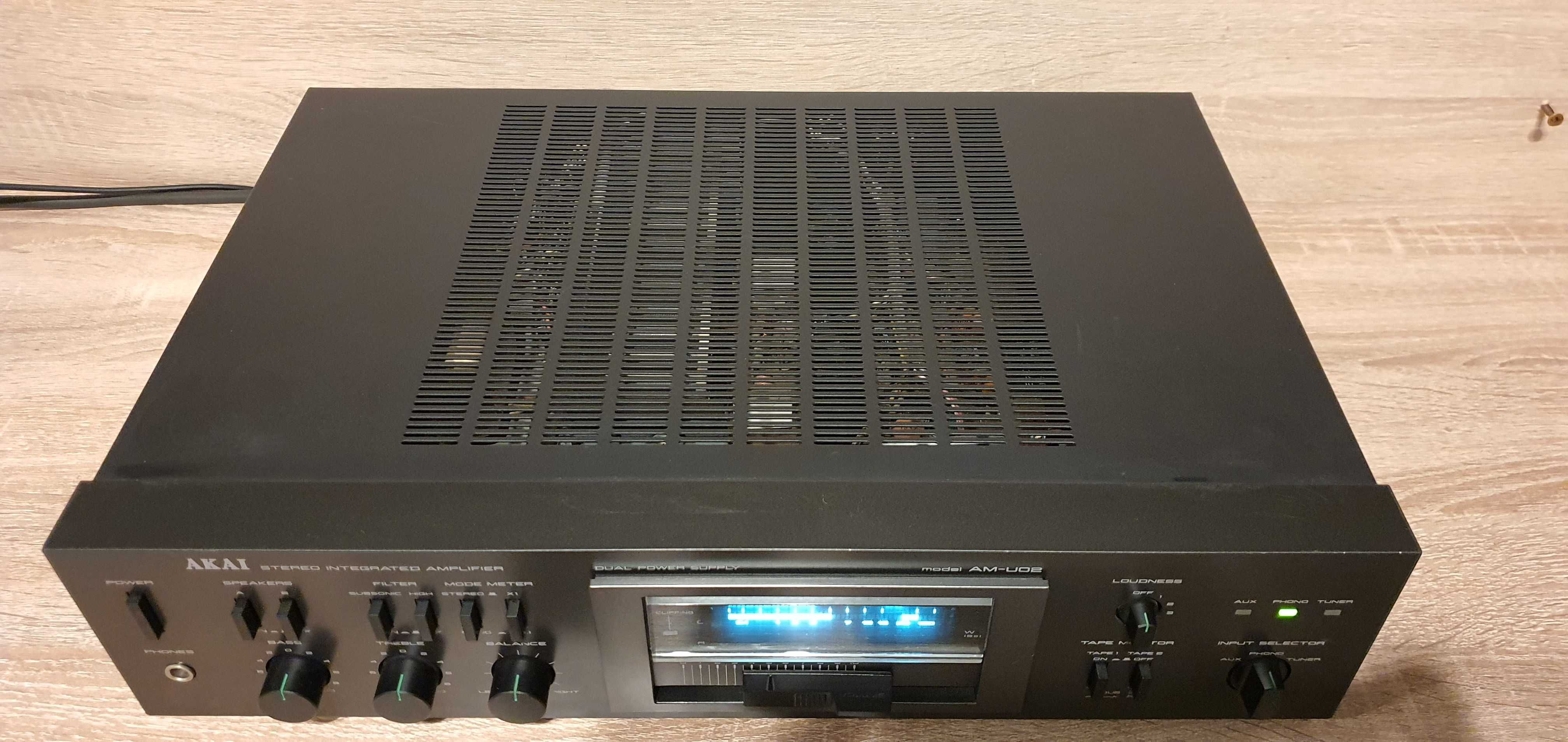 amplificator Akai AM-U02