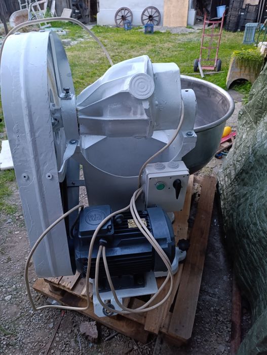 Mand malaxor aluat profesional 20/100 kg faina stare foarte buna