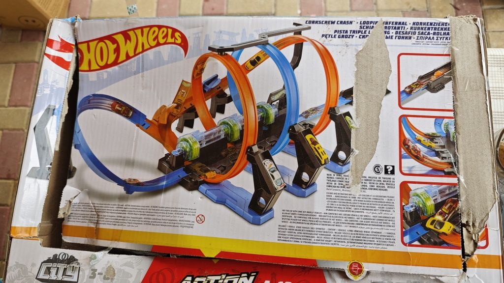 Hotwheels писти с ускорители