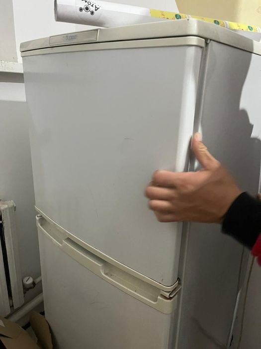 Продам холодильник на запчасти