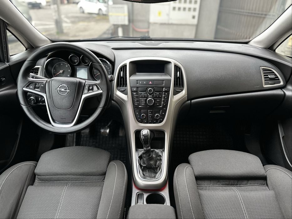 Opel Astra J 2011 1.7 cdti 110 CP Euro 5