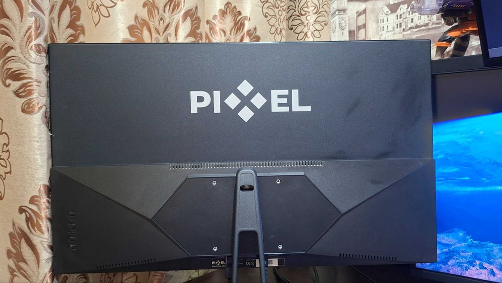 Продаю два монитора Pixel-27 и Genx-19