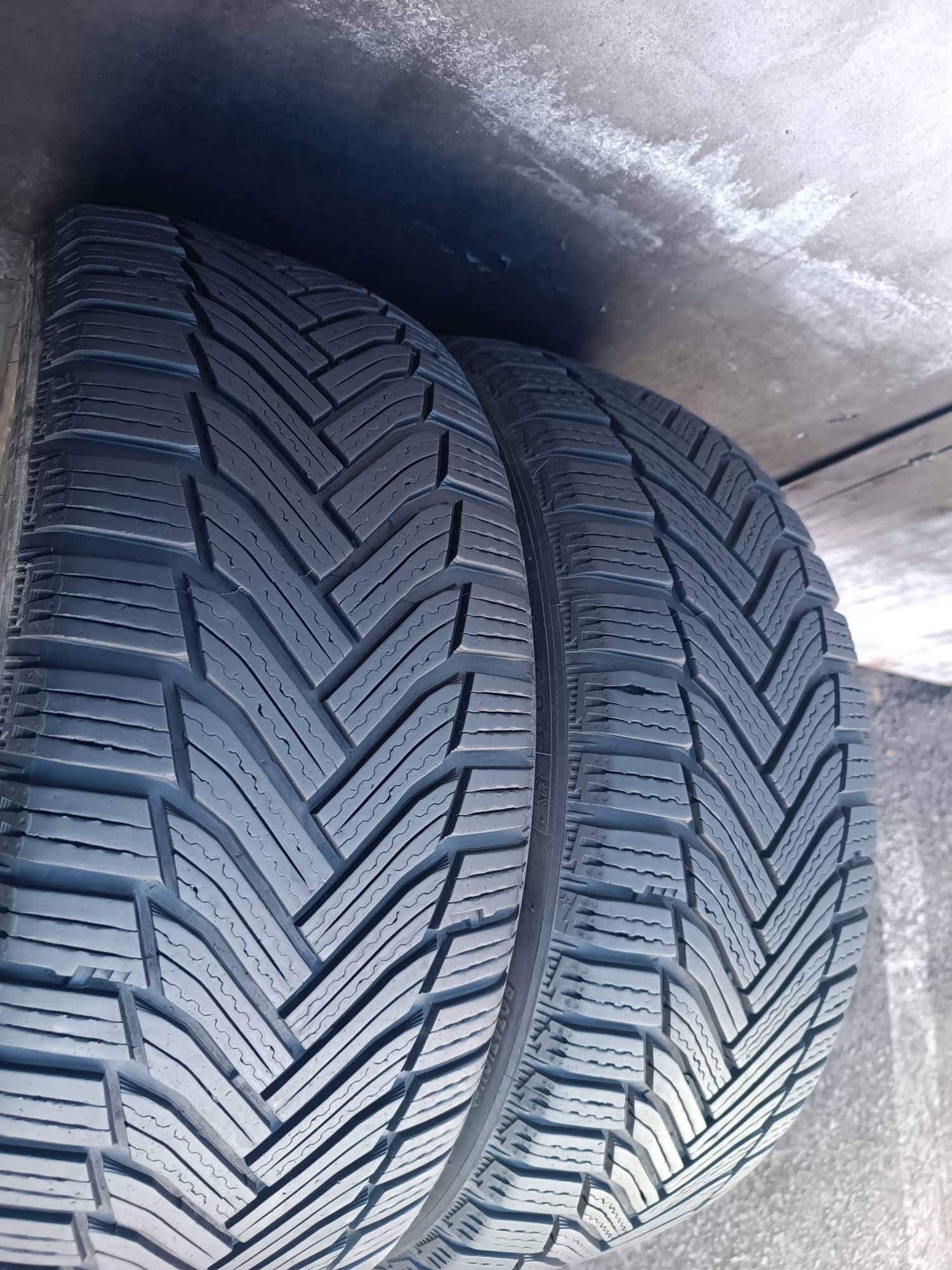 2бр, зимни гуми 205/45/17 Michelin Дот 22