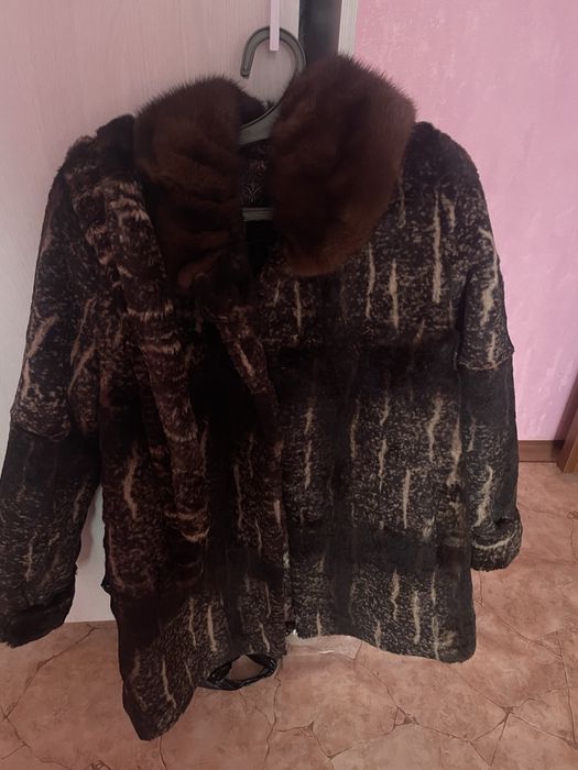 Женская губа теплая