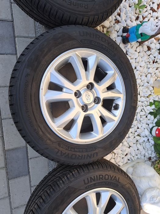 Jante R15 Hyundai i10 i20 Bayon anv vara Uniroyal 185 65 R15 dot 2024