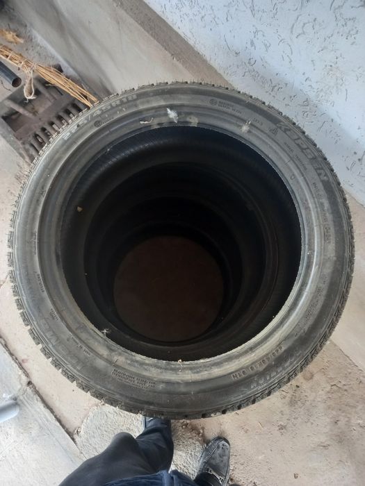 Шина 225/45/18 состояние почти новый