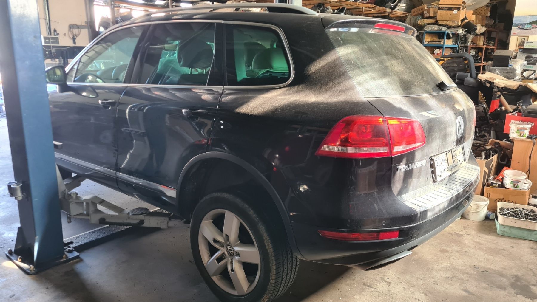 На части Туарег Touareg 239кс 240кс 2011г VW 3.0tdi ел багажник ГНП