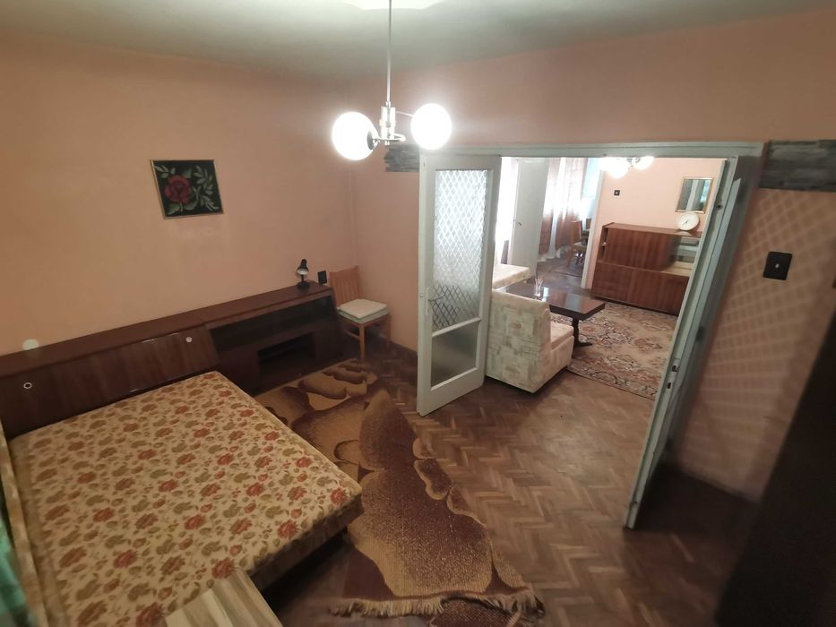 Дава се под наем Четиристаен апартамент в Бургас, Център - 100 кв.м за 357 € - Снимка #4