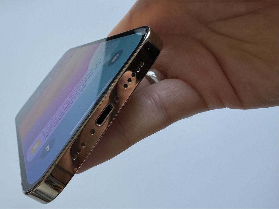 Iphone 13 pro gold