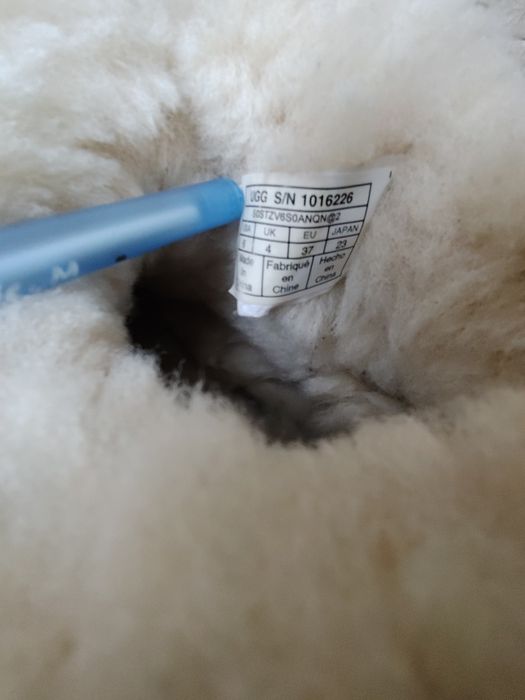 UGG Mini Bailey Button II 37 originale