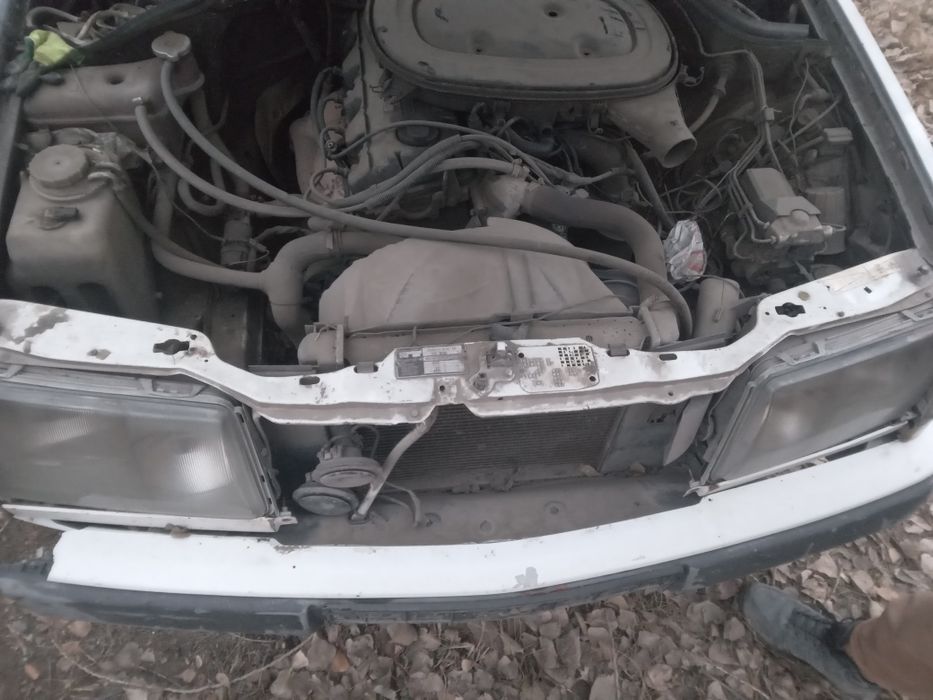 Продам телевизор 124 мерседес оригинал в хорошем состоянии