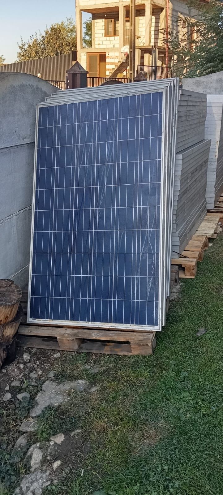 Vând panouri solare preț 100 lei bucata putere 250 w