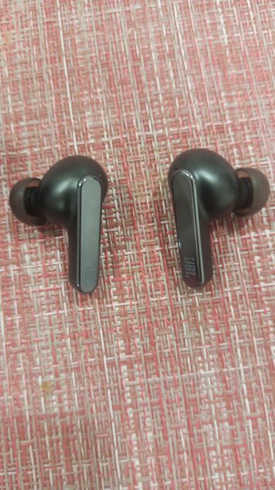 Jbl live pro 2 черный