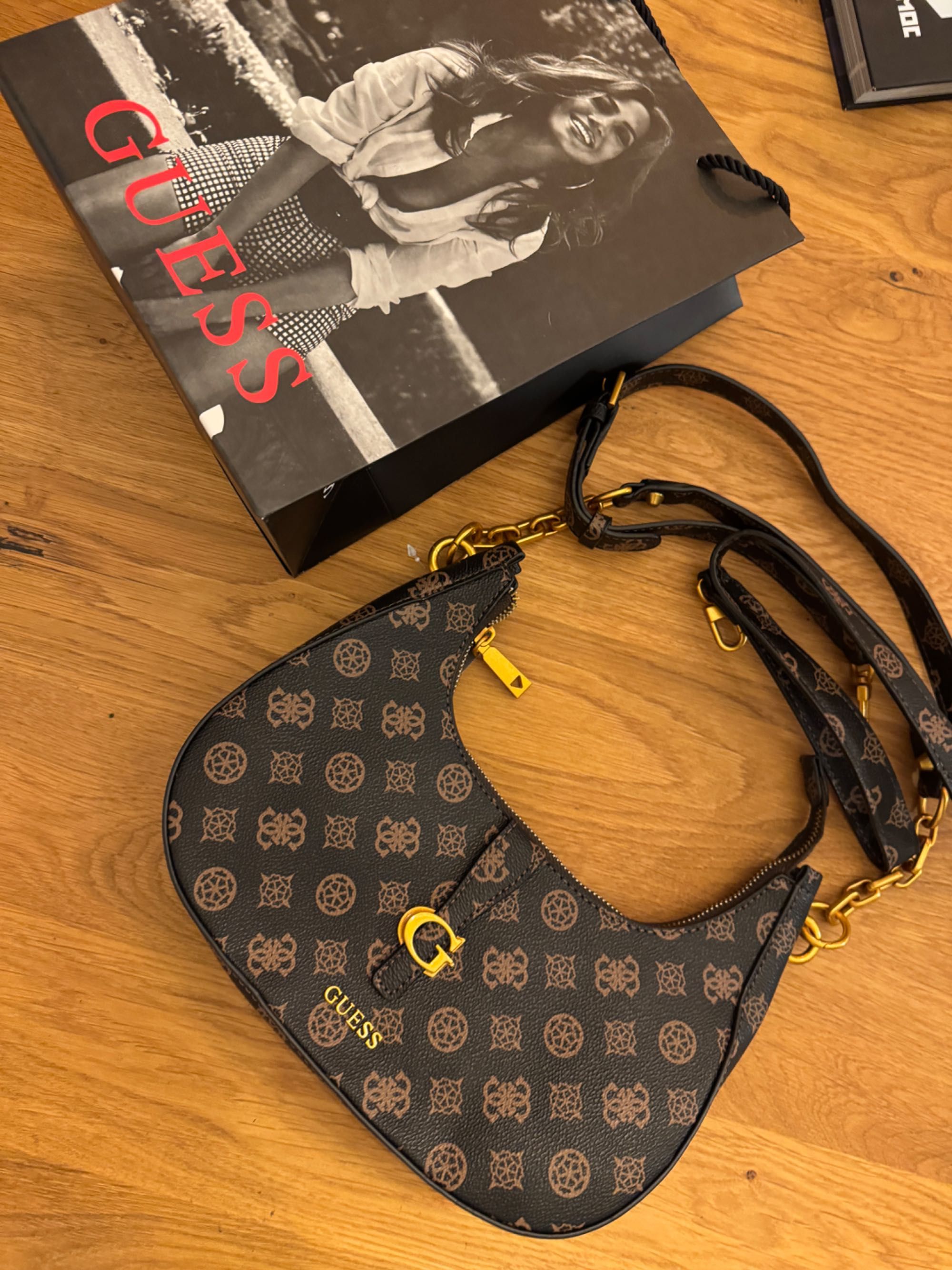 Guess нови оригинални чанти чанта с опаковка