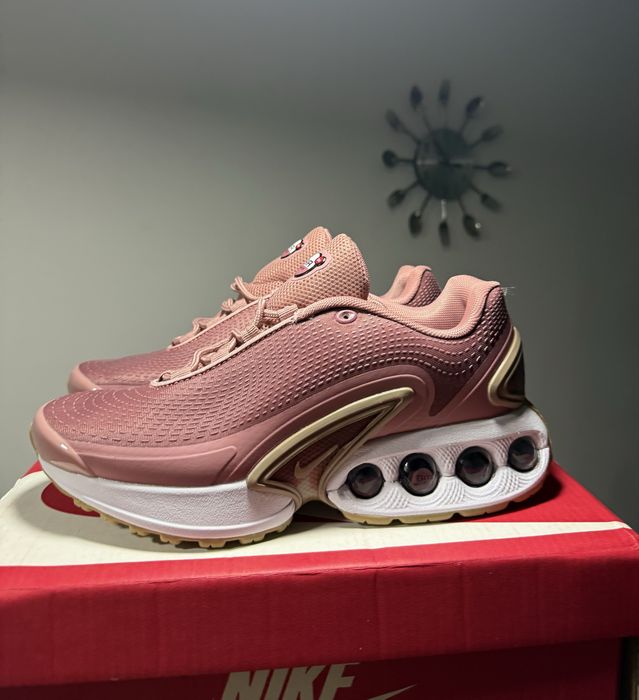 Nike Air Max DN Pink
