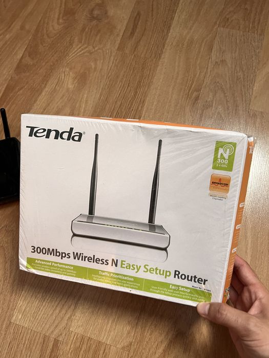 Router WiFi Tenda si D Link , noi