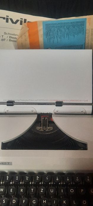 Mașină de scris Privileg 342T impecabilă