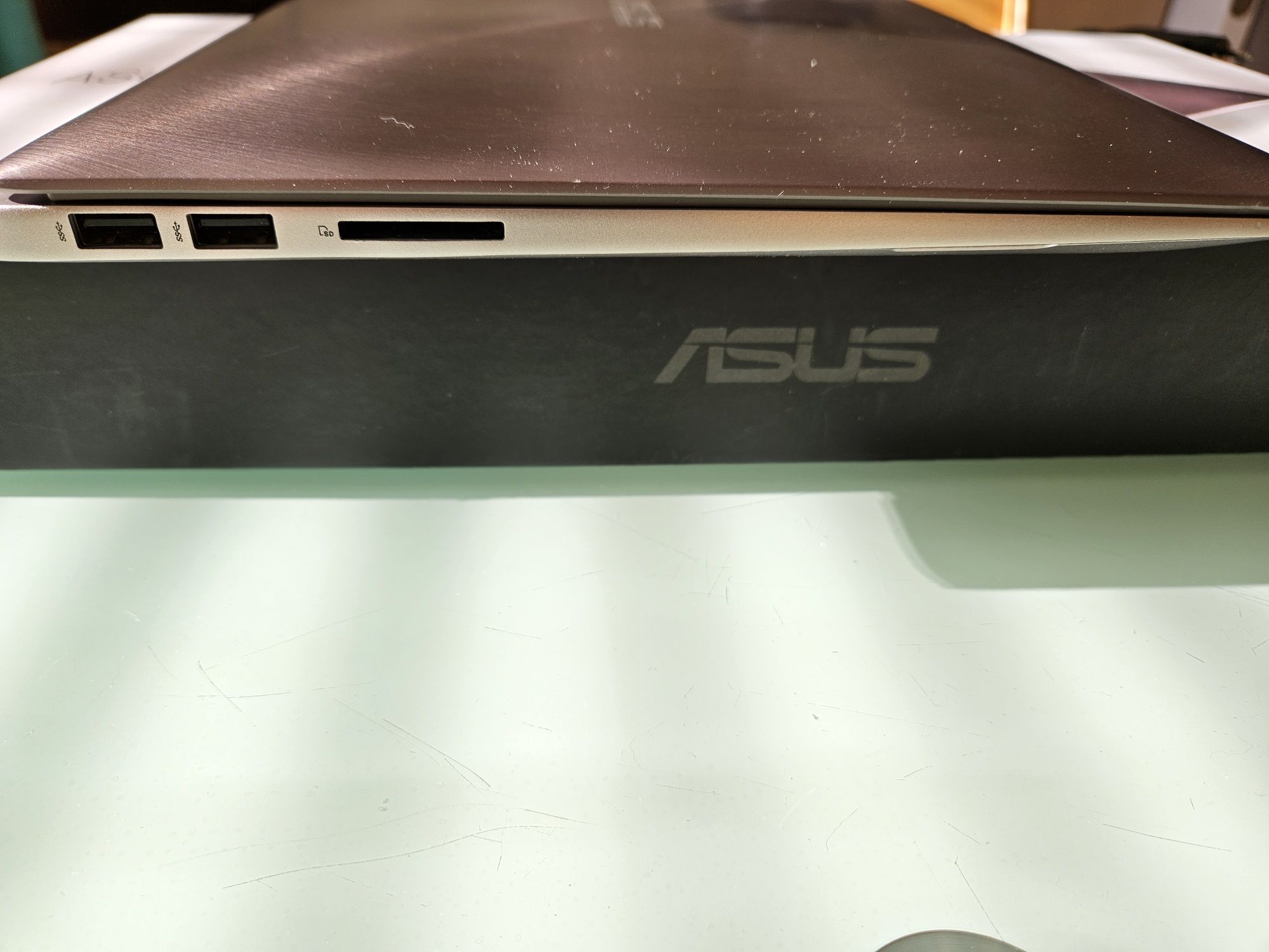 ASUS Zenbook UX303L