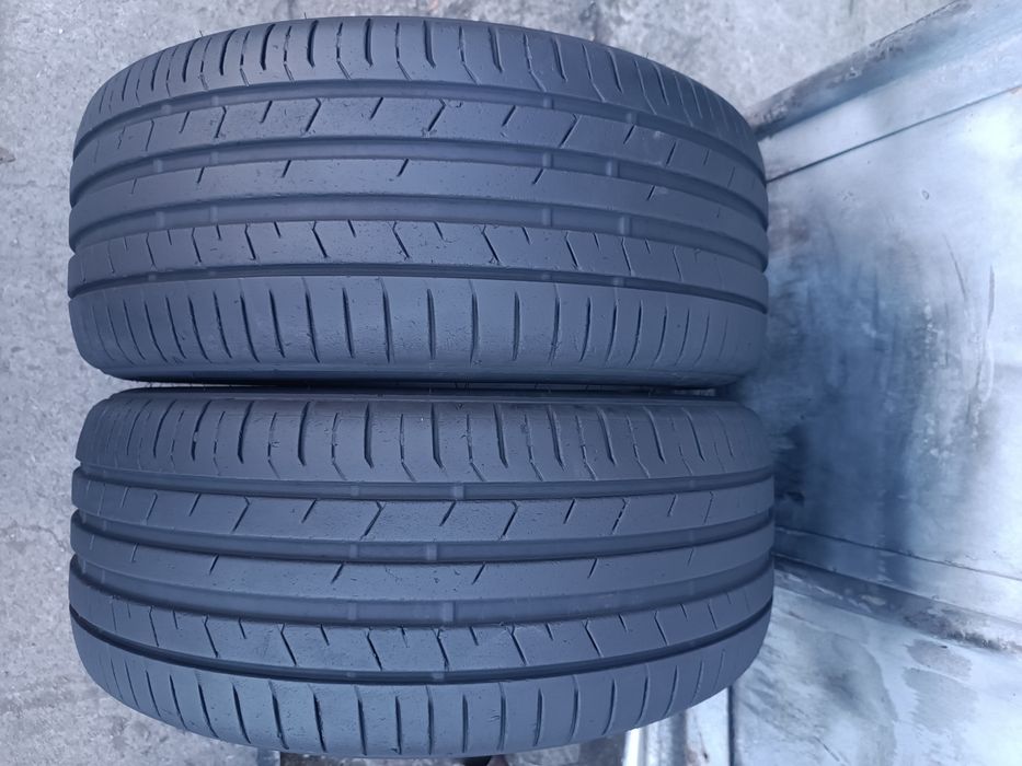 225/45/17 Toyo .