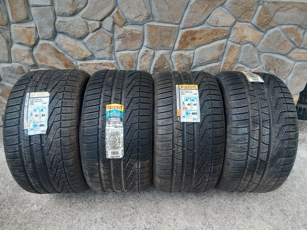 Чисто нови гуми 19цола Pirelli-sottozero-295/35/19.зимни.2016година.