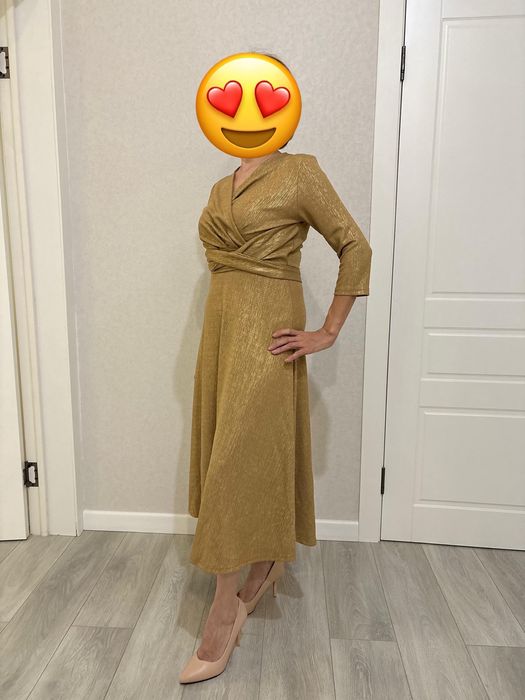 Продам платье красивое срочно