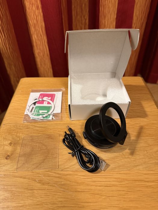 Suport magnetic telefon cu vacum