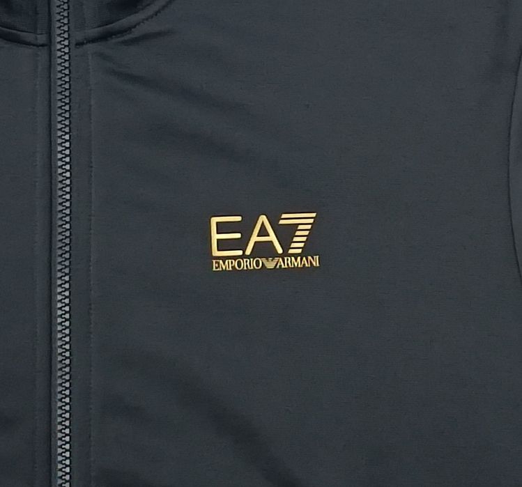 EA7 Emporio Armani Tracksuit оригинален екип L горнище и долнище