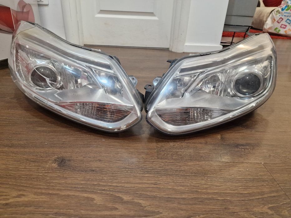 Ford Focus MK3 2011-2014 - Set Faruri ORIGINALE
