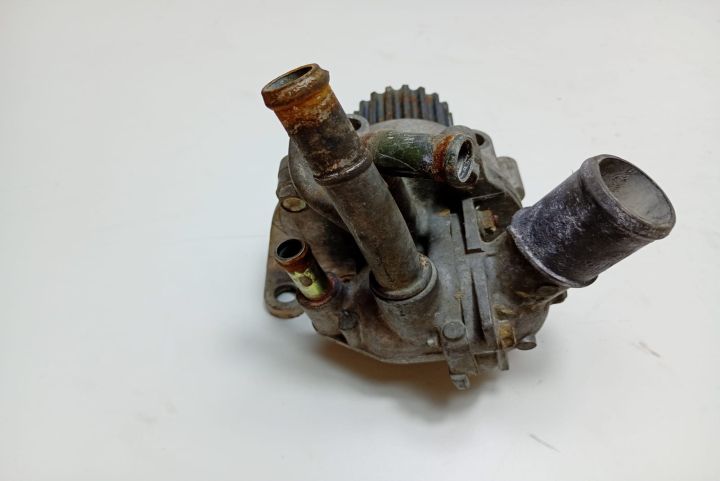 Pompa apa 2.5 tdi Volkswagen VW Transporter T5