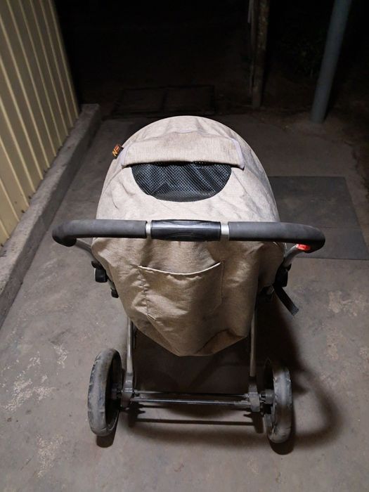 Детская прогулочная коляска в отличном состоянии