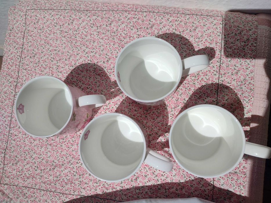 Чаши тип "мъг" Royal Albert New Country Roses и Pink Confetti