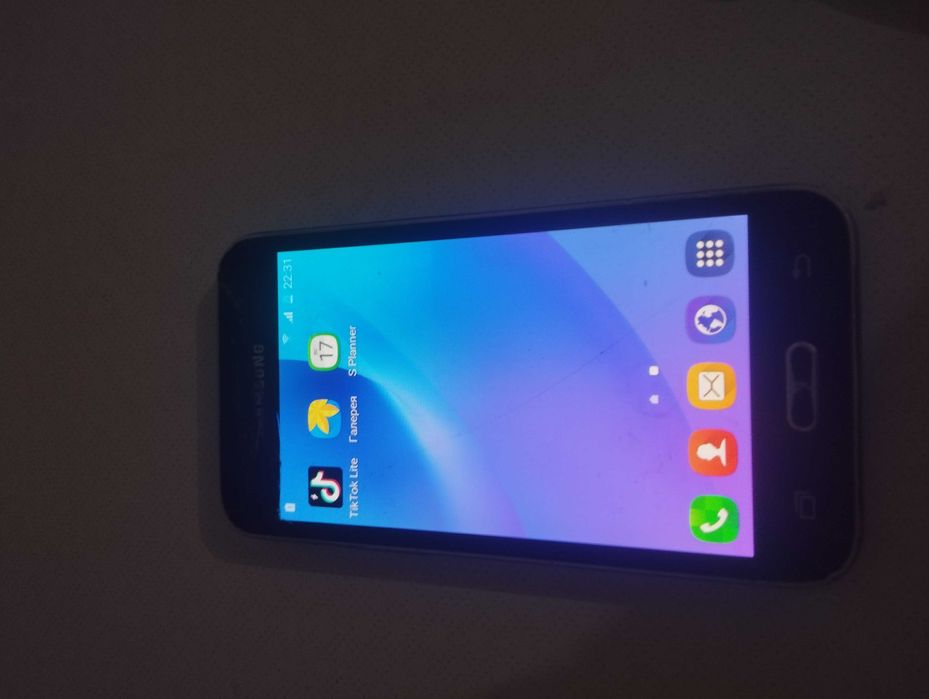Samsung J1 черный