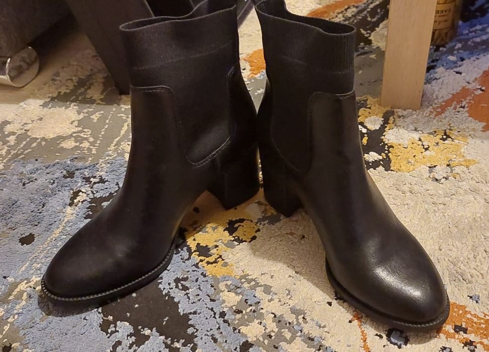 Ghete dama nr 38 - Graceland