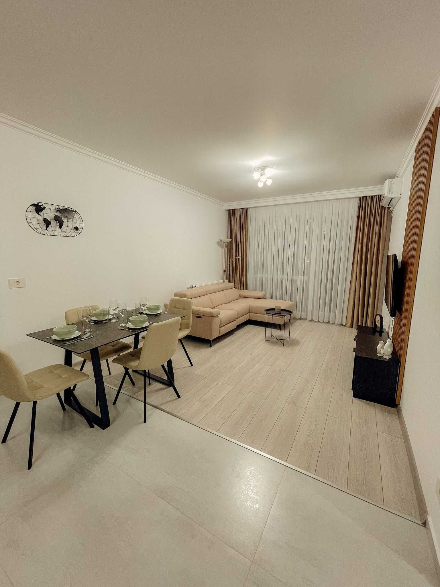 Apartament 3 camere Prima Universitatii - de vanzare