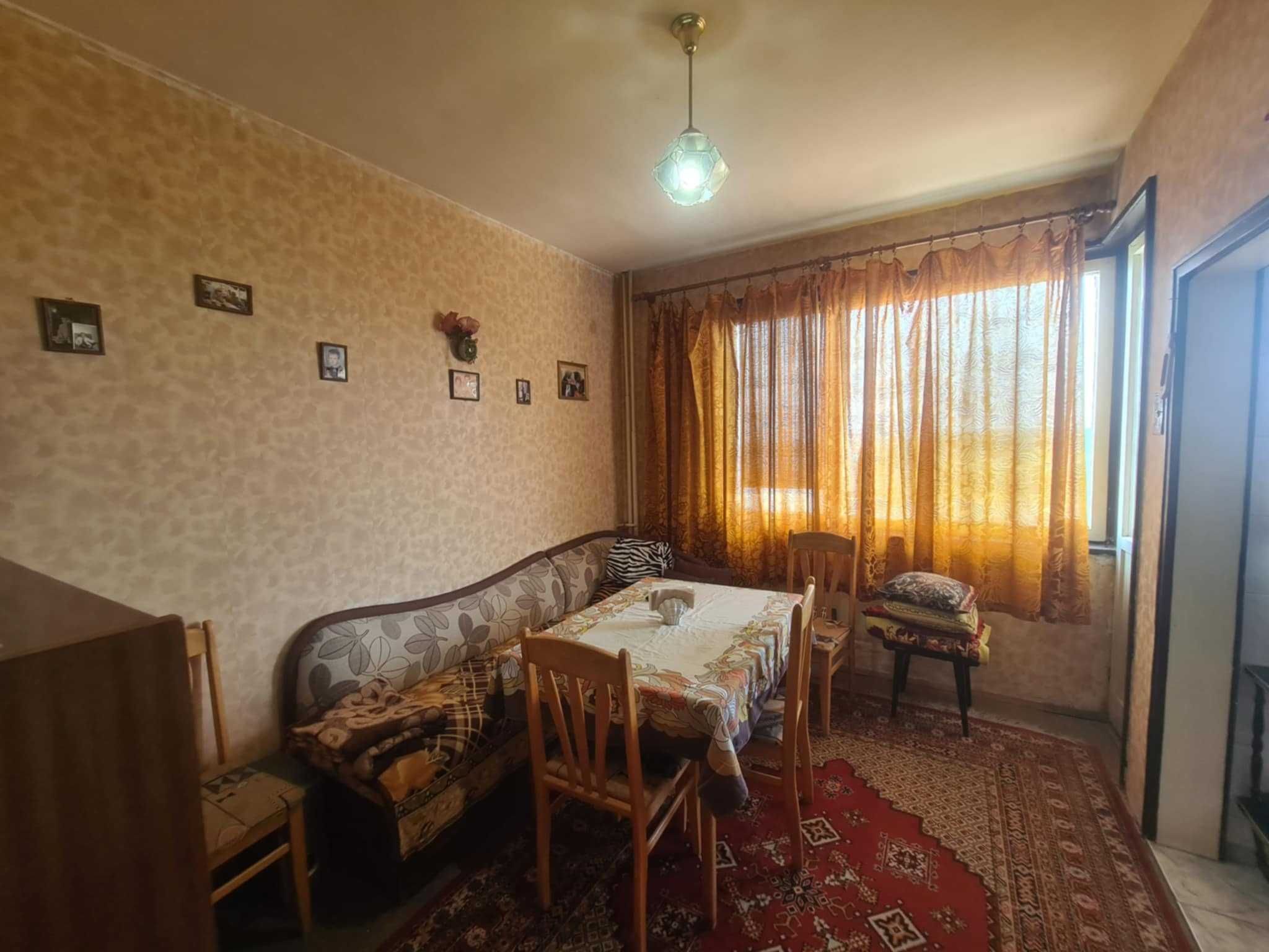 Тристаен апартамент с панорамна гледка в кв. Куба, гр. Хасково
