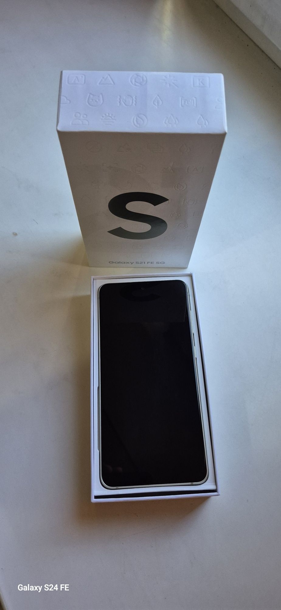 Продам Самсунг s21 fe