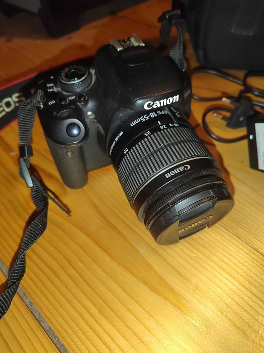 Фотоапарат Canon EOS 600D Full-HD EOS video