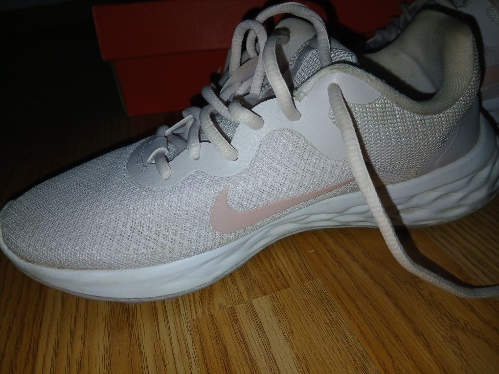 Спортни Дамски оригинални маратонки Nike