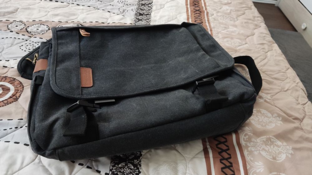 Чанта за лаптоп за през рамо (нова)