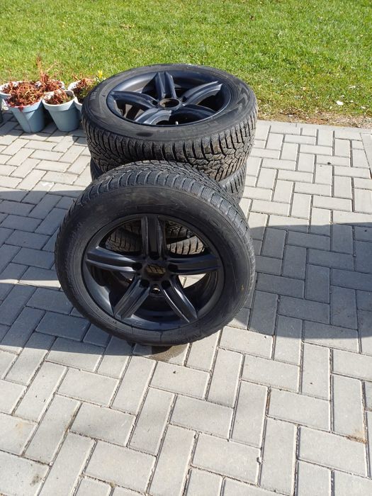 Vand roti cu cauciucuri de iarna Nokian potrivite Bmw seria 3