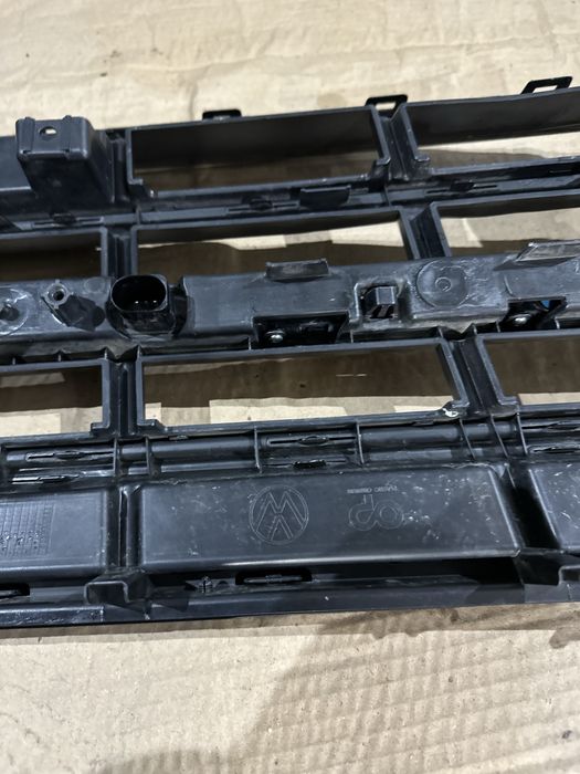 Grila cu LED VW Touareg 2025