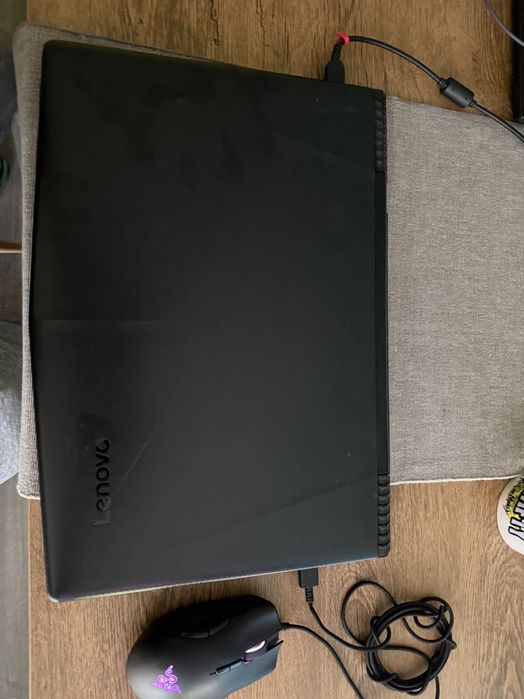 Геймърски лаптоп Lenovo Y520