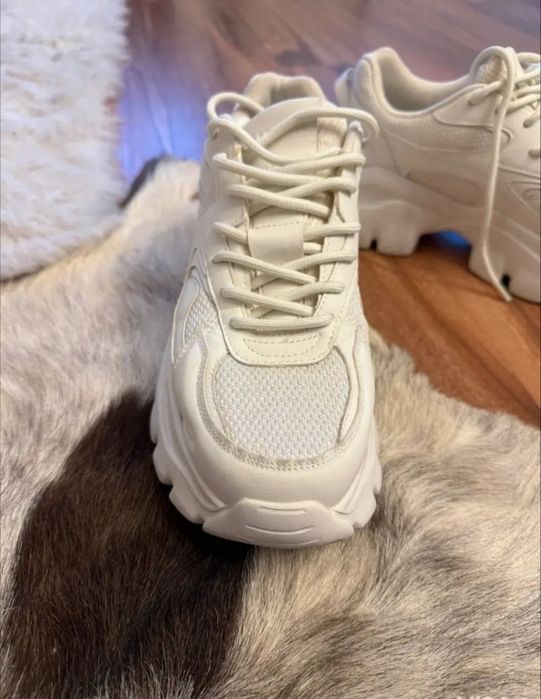 Adidași Bershka White 41