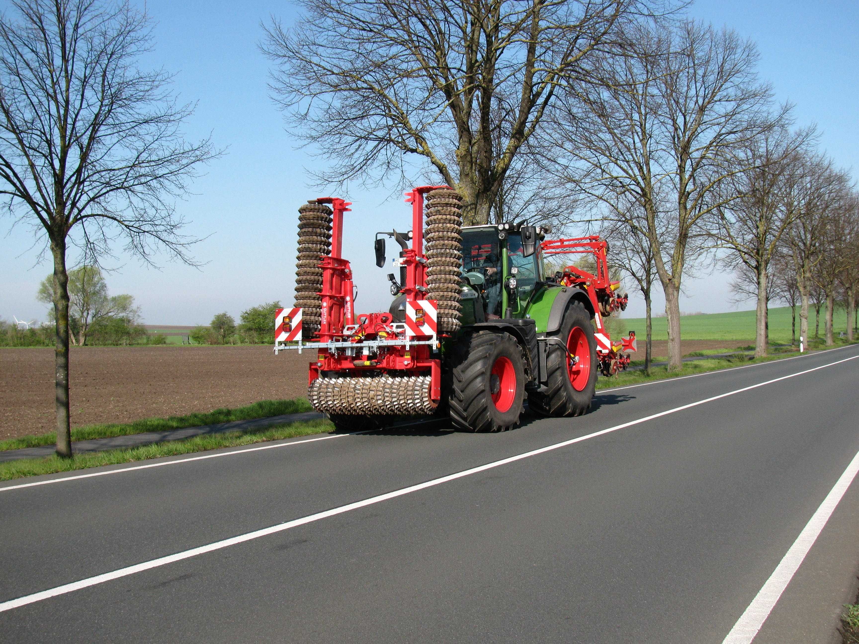 Tăvălug frontal Güttler Matador 610 (lucrare frontală)