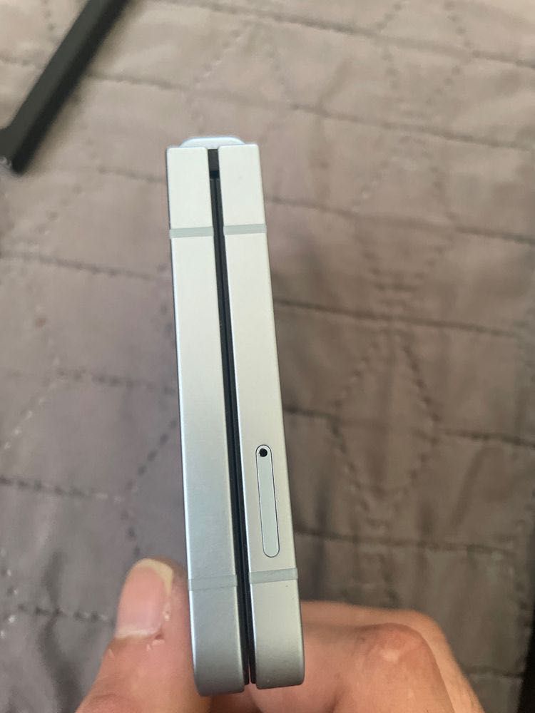 Samsung Z flip 6 256 GB  ПЕРФЕКТЕН !!!