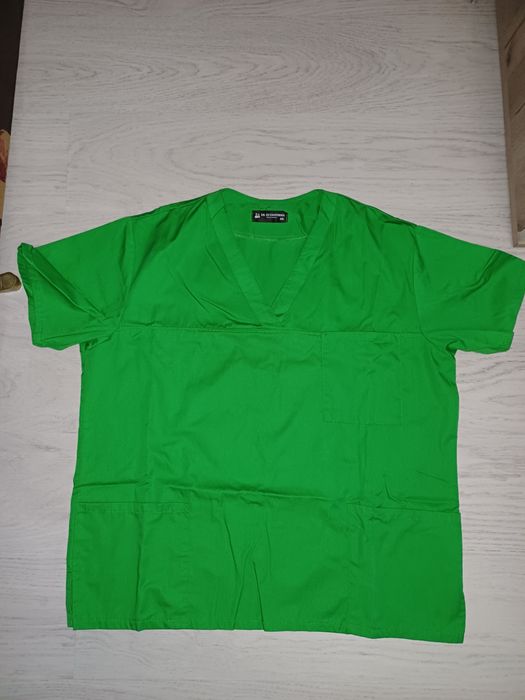 Vand uniforma medicala de dama